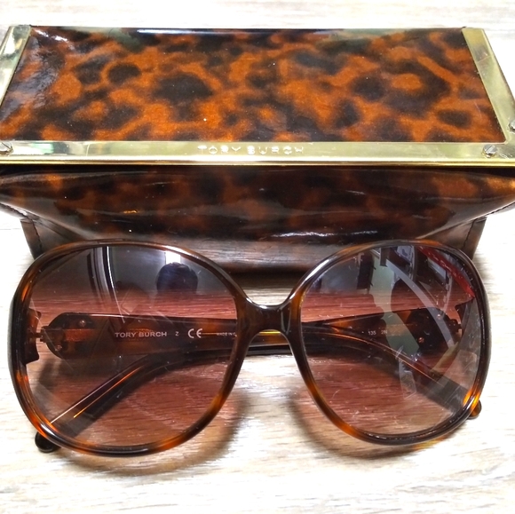 Tory Burch Accessories - Tory Burch TY7026 Tortoise Sunglass and Case